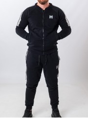 Мъжки спортен екип MIYOR Sport – черен Българска изработка от 100% памук със спортна визия и контрастен кант. Мъжки спортен екип MIYOR Sport – черен Българска изработка от 100% памук със спортна визия и контрастен кант.