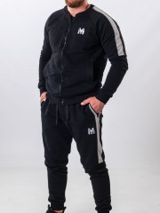 Мъжки спортен екип MIYOR Sport – черен Българска изработка от 100% памук със спортна визия и контрастен кант. Мъжки спортен екип MIYOR Sport – черен Българска изработка от 100% памук със спортна визия и контрастен кант.