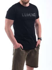 Мъжки летен екип Legend MIYOR в черно и хаки Мъжки летен екип с черна тениска Legend и къси панталони MIYOR в цвят хаки.