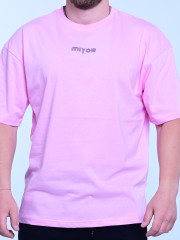 Тениска MIYOR Oversized Pink – розова Розова овърсайз тениска MIYOR от 100% памук, с удобна свободна кройка и висококачествена щампа.